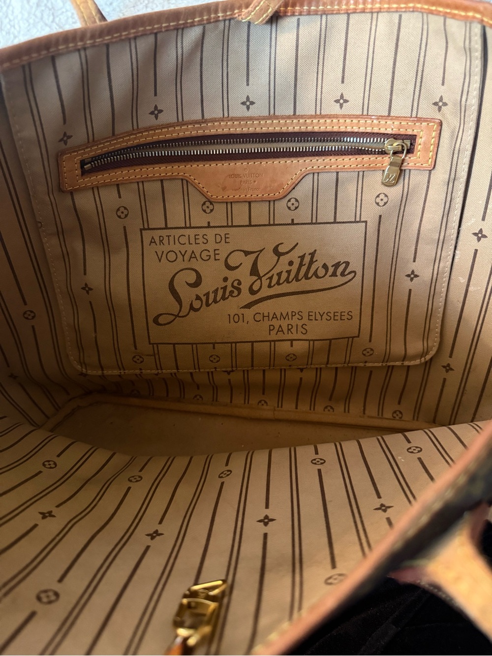 Louis Vuitton Monogram Canvas Tote in Brown and Tan - Picture 3 of 4